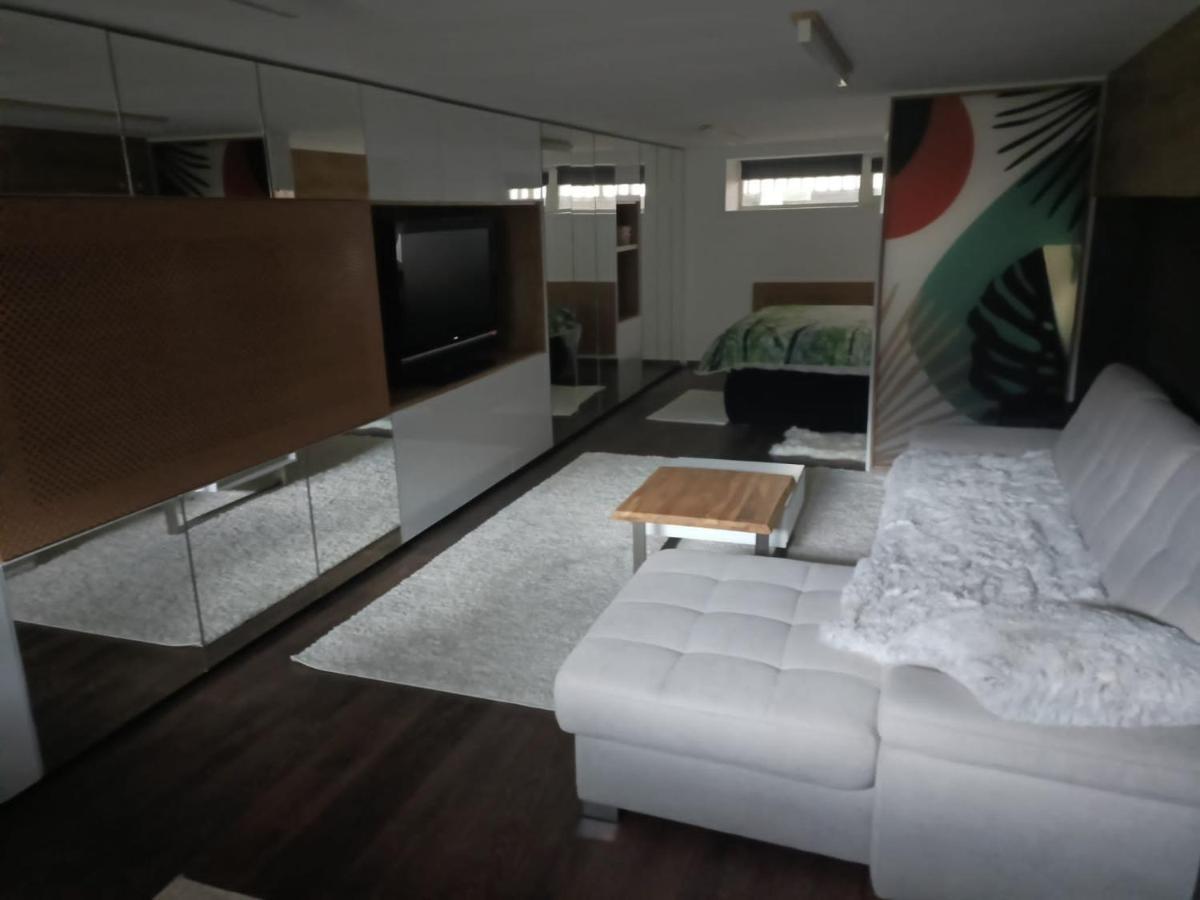 New Apartment Apartament Modern Recent Construit Modern Ujepitesu Tarsashazi Lakresz 미에르쿠리에씨우크 외부 사진
