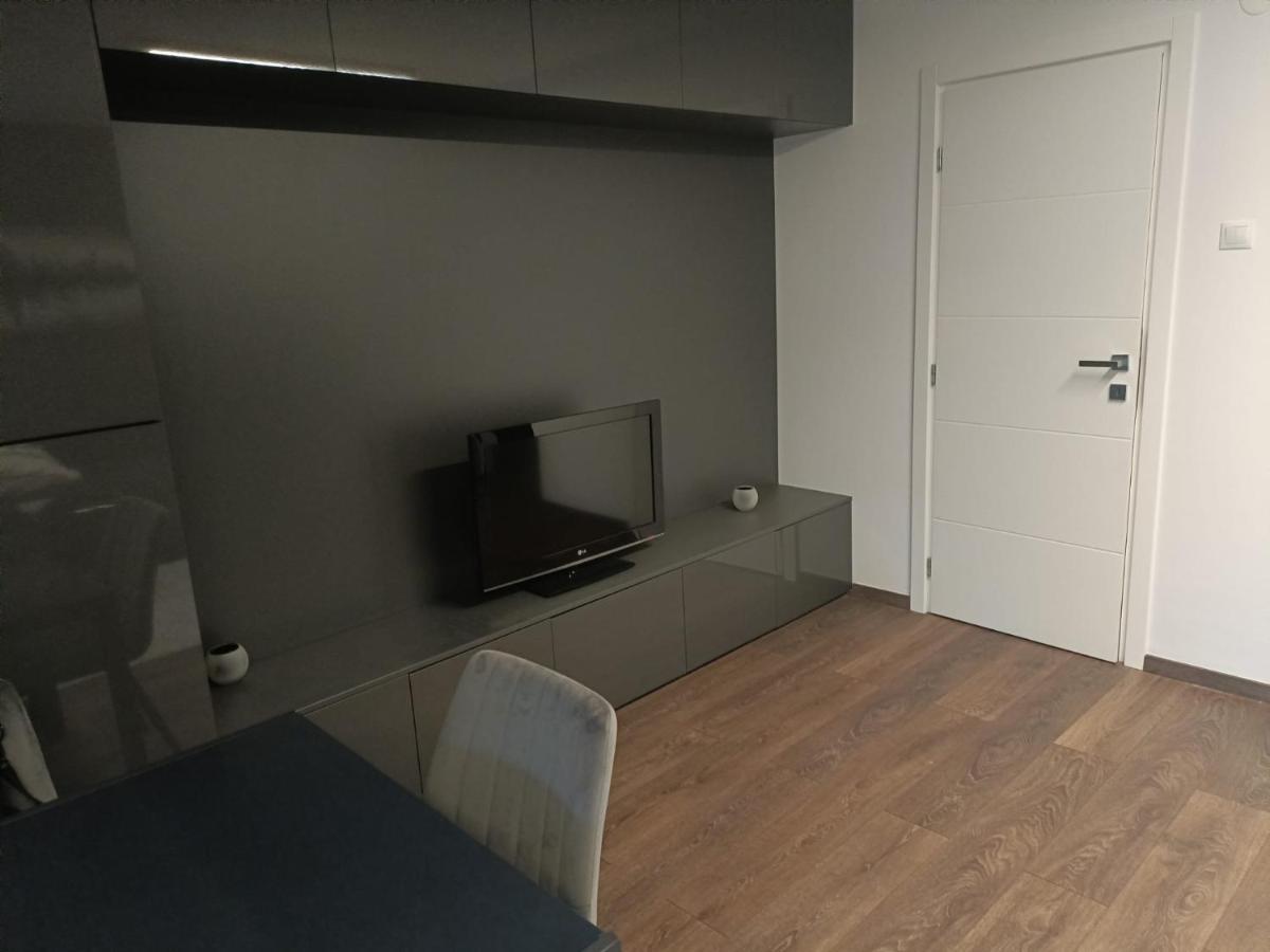New Apartment Apartament Modern Recent Construit Modern Ujepitesu Tarsashazi Lakresz 미에르쿠리에씨우크 외부 사진